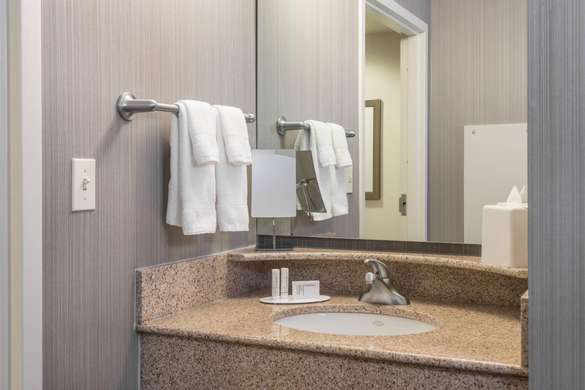 Courtyard By Marriott Newark-University Of Delaware Exteriér fotografie